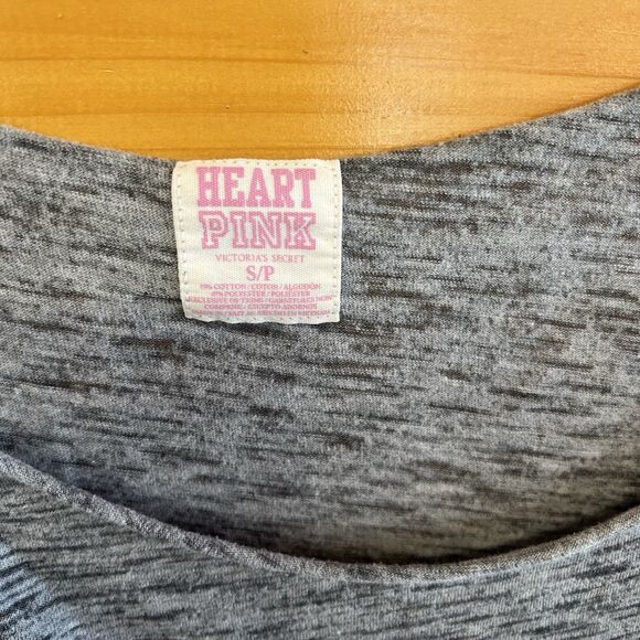 Vintage Y2K Pink Victoria’s Secret Graphic Tee T Shirt Gray Studded S-M 2010 - Picture 3 of 4